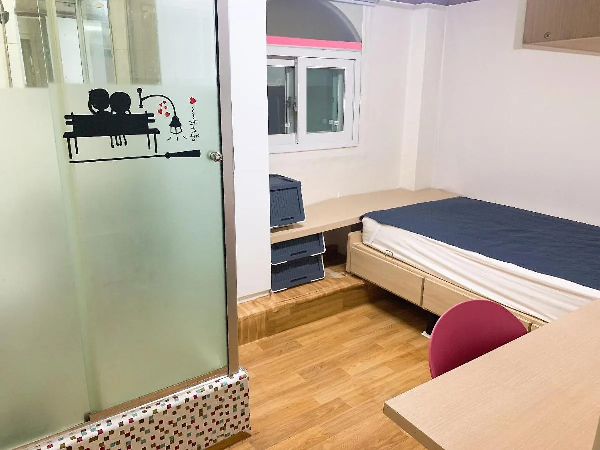 Living Castle Hongdae Hostel Seoul South Korea